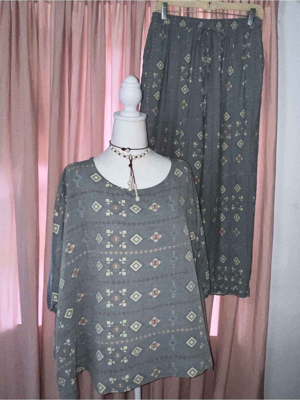 Easel Two-piece Relaxed Geometric Print Set